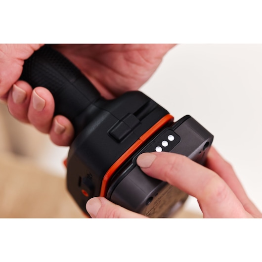 The charge display of a POWERCONNECT™ battery pack in the BLACK+DECKER® 18V Brushless Drill Driver.