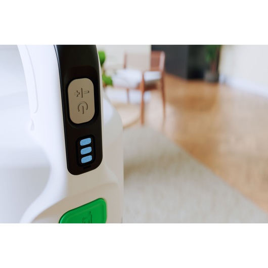 Close-up of the buttons and battery display of the BLACK+DECKER® reviva™ 18V POWERCONNECT™ Cordless Stick Vacuum.
